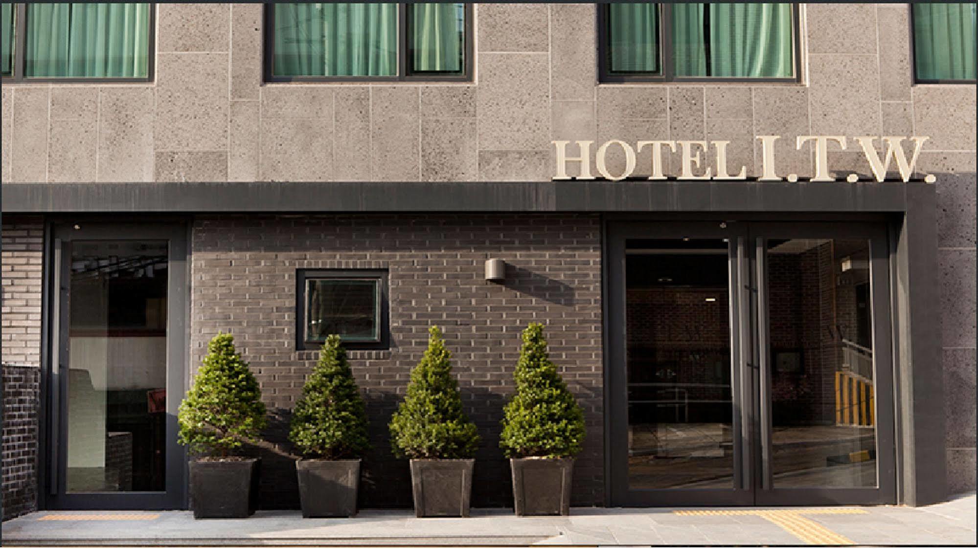 I.T.W Hotel Сеул Экстерьер фото